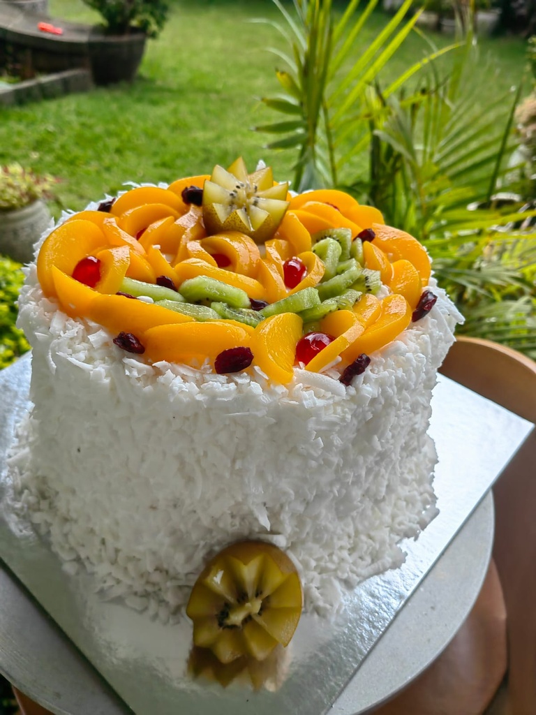Genoise Coco With Fruits